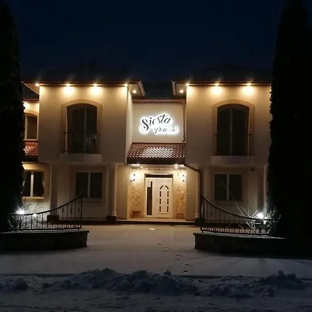 Staff House Couette-café *